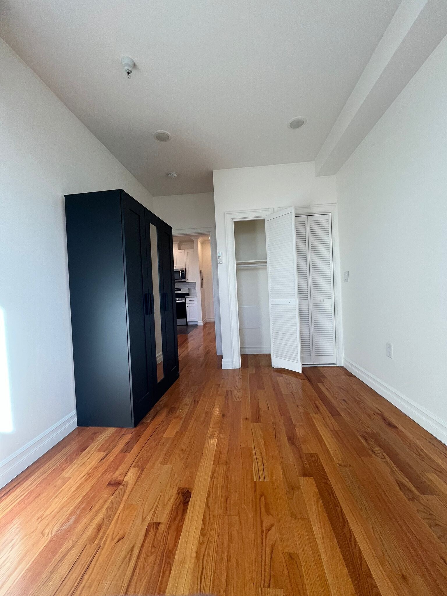 Building Photo - 373 Danforth Ave