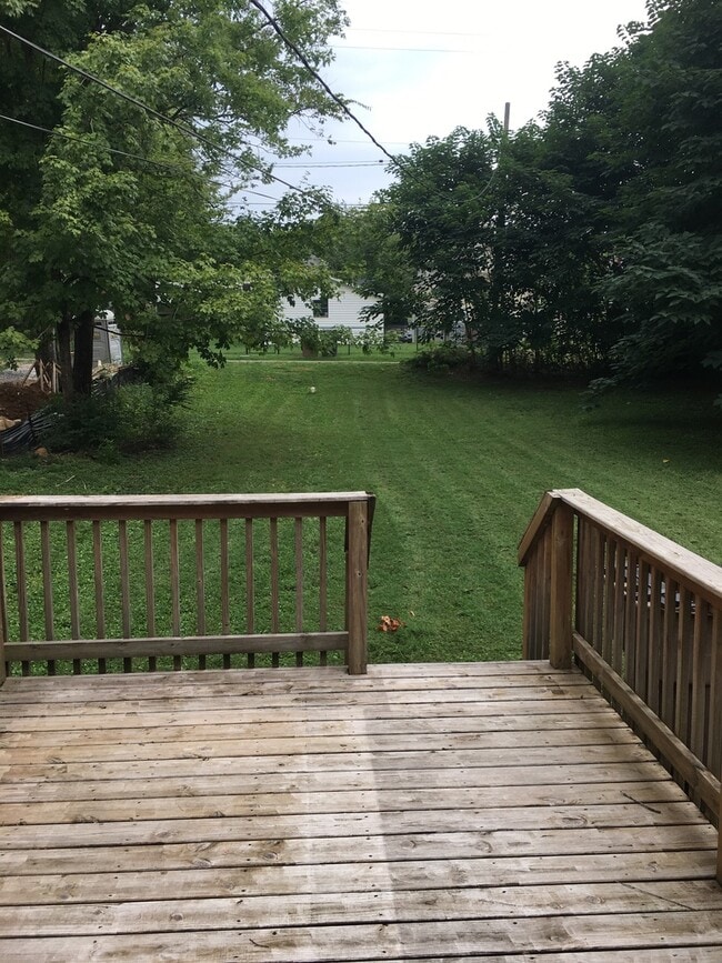 Building Photo - Sylvan Park!