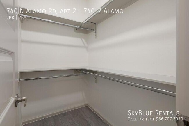 Building Photo - 740 N Alamo Rd