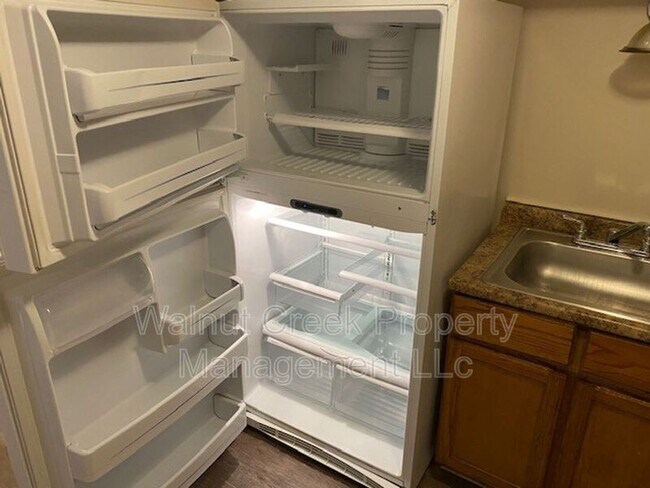 Building Photo - 2105 E 31st St