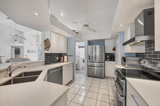 Building Photo - 11 Amberjack Ln