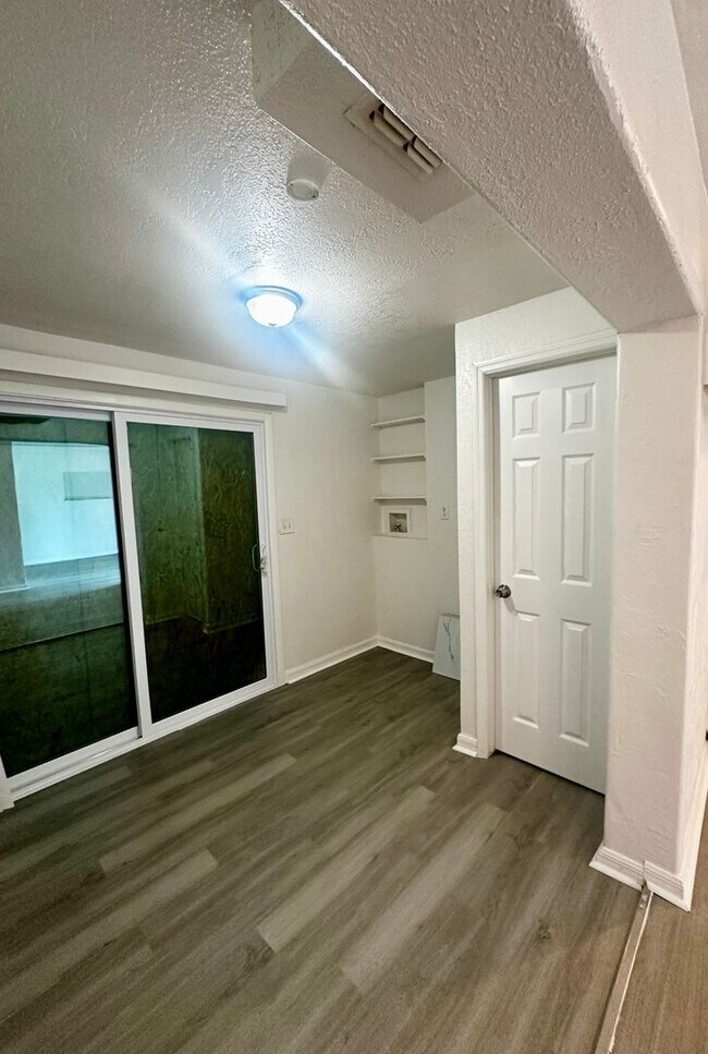 Building Photo - 5527 Bryson Dr