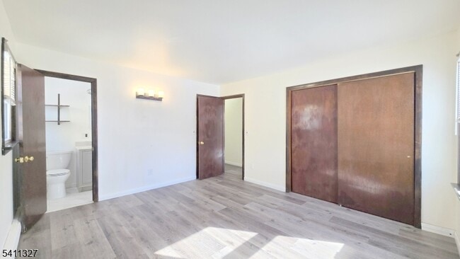 Building Photo - 388 Garibaldi Ave