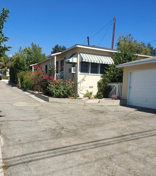 Building Photo - 2508 1/2 Hermosa Ave