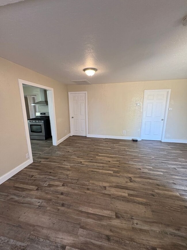 Building Photo - Country home Now Available!