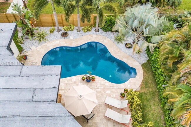 Building Photo - 15930 SW 90th Ave