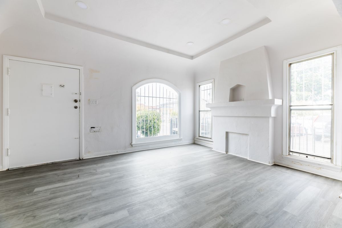 Building Photo - 138 W 82nd St