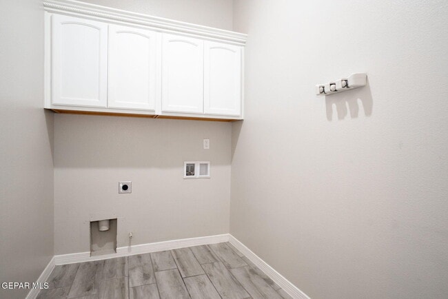 Building Photo - 14944 John McNeely Ave