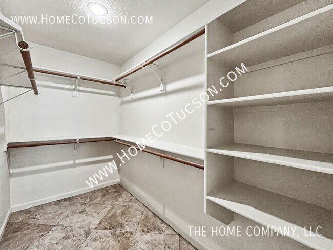 Building Photo - 5168 N Windriver Pl