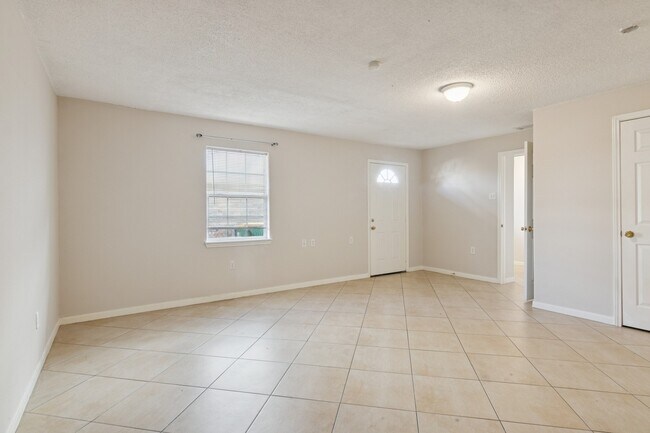 Building Photo - 1861 Dolphin Dr