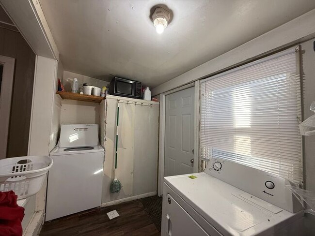 Building Photo - $2,850 | 5 Bedroom, 2 Bathroom House | NO PETS | Available for August 1st, 2026 Move In!