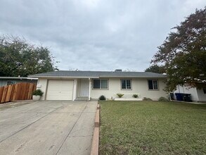 Building Photo - Stunning 3-bedroom, 2-bath home in North Highlands!