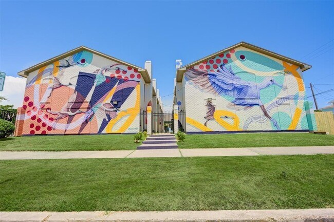 Building Photo - 925 Sealy Ave