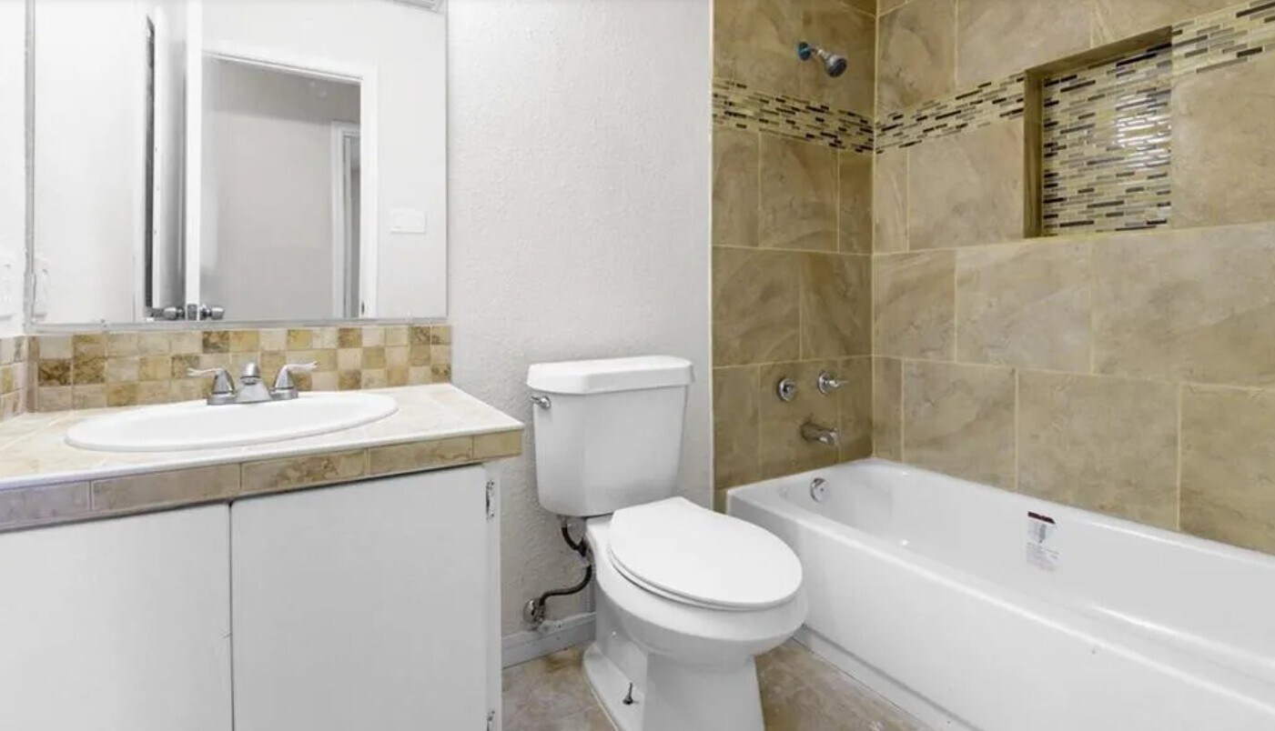 Building Photo - 7013 Powderhorn Ct