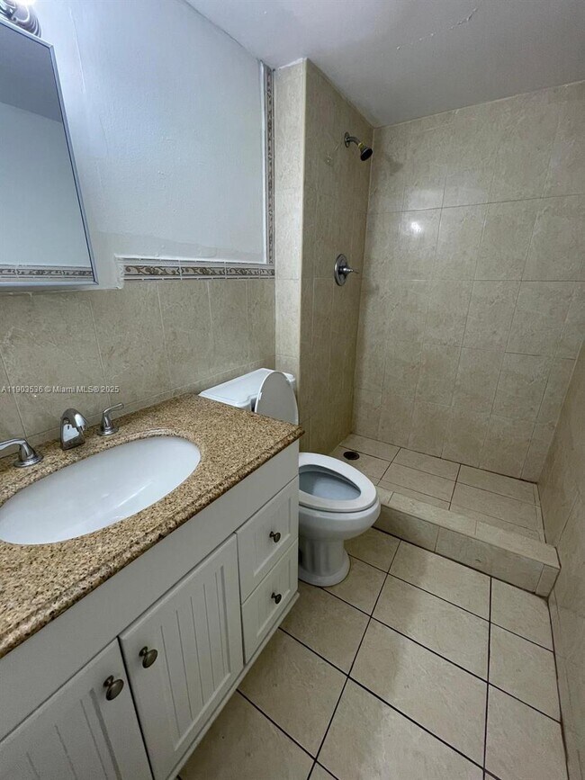 Building Photo - 494 NW 165th St