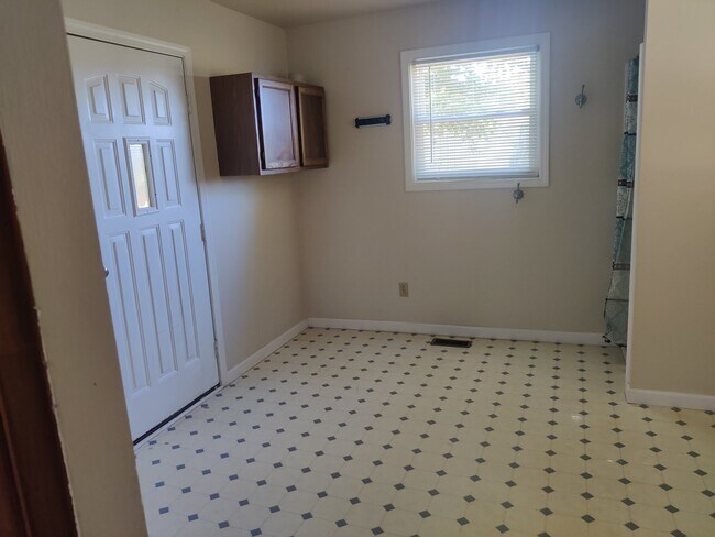 Building Photo - House with HUGE storage barn on 25 acres