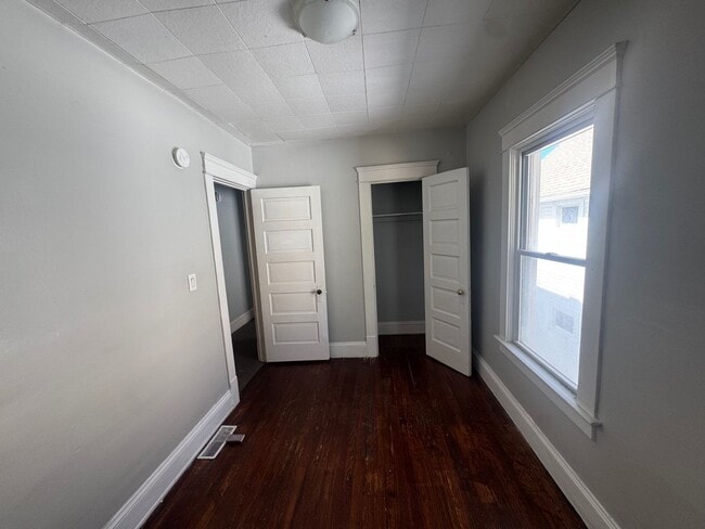 Building Photo - 1541 Hopkins Ave