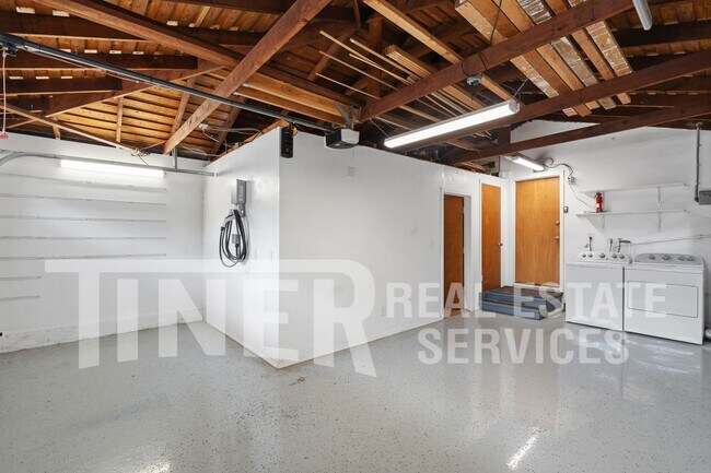 Building Photo - 2940 Belmar St