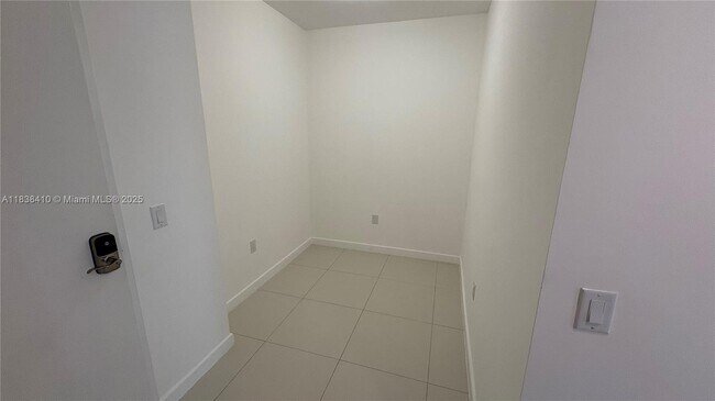 Building Photo - 7875 NW 107th Ave