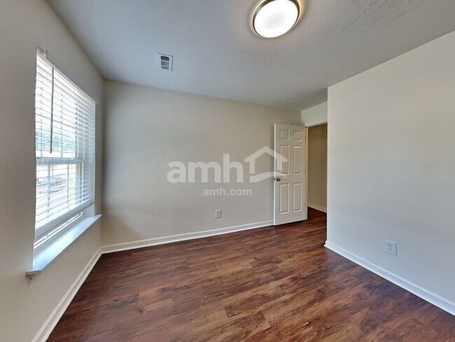 Building Photo - 1516 Chestnut Oak Dr