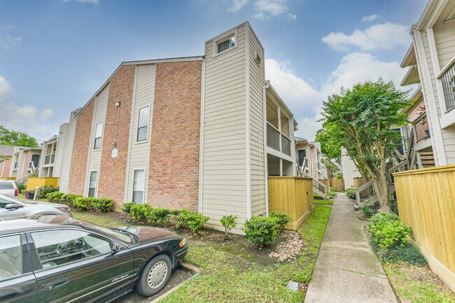 Building Photo - 2001 Bering Dr