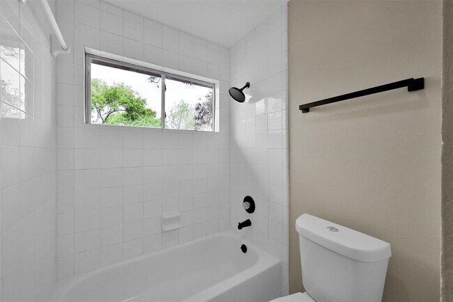 Building Photo - 14410 Cypress Falls Dr