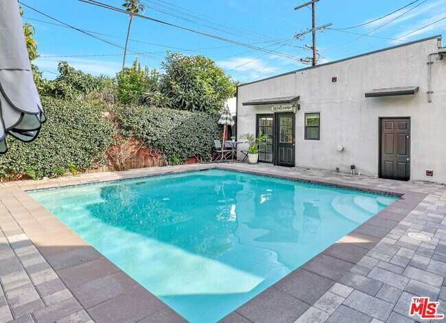 Building Photo - 744 N Sierra Bonita Ave