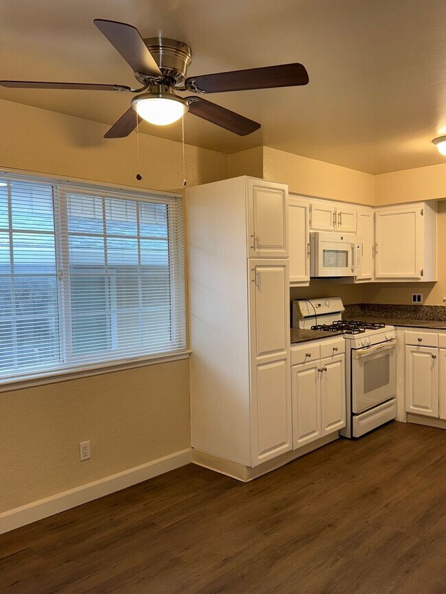 Building Photo - Enfield Street