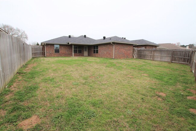 Building Photo - 19401 King Ranch Dr