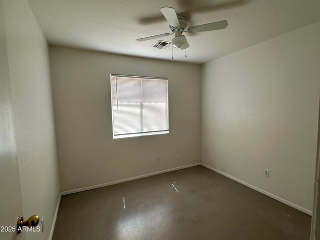 Building Photo - 1832 W Lydia Ln