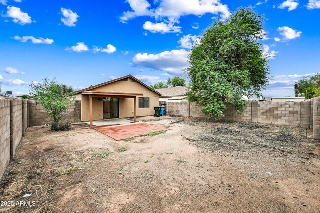 Building Photo - 8606 W College Dr