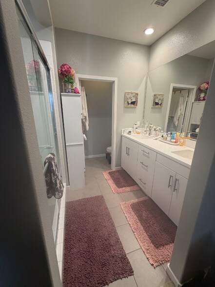 Building Photo - 130 Cadence