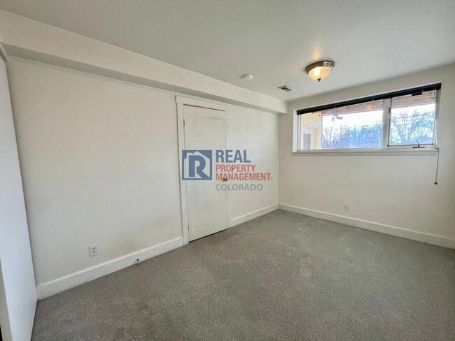 Building Photo - 565 S Ogden St