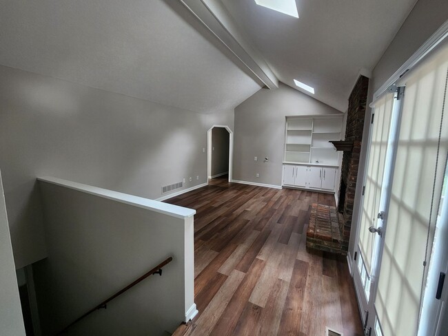 Building Photo - Renovated 3 bedroom 2 full bath home with attached garage and unfinished basement in J-town!