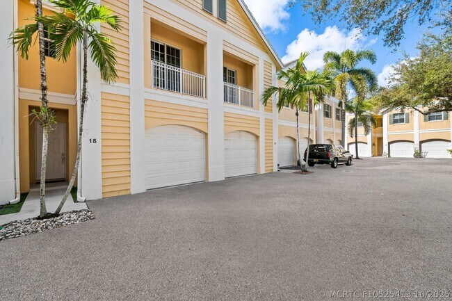 Building Photo - 515 SW 18th Ave