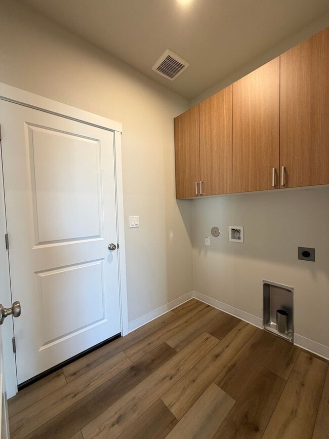 Building Photo - Beautiful Brand New 4-Bedroom, 2.5-Bathroom Duplex Style Townhome!