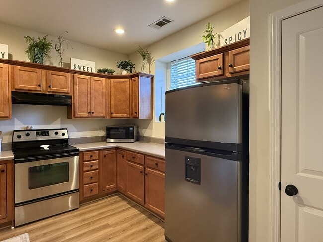 Building Photo - FANTASTIC LOCATION!! 2BR/2.5BA Townhouse in Historic Waverly area!