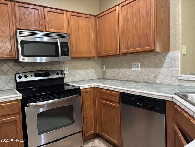 Building Photo - 3799 E Thunderheart Trail
