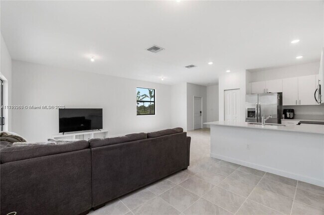 Building Photo - 13001 SW 286th Way