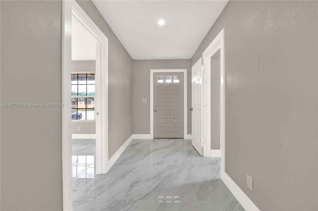Building Photo - 951 W 30th St
