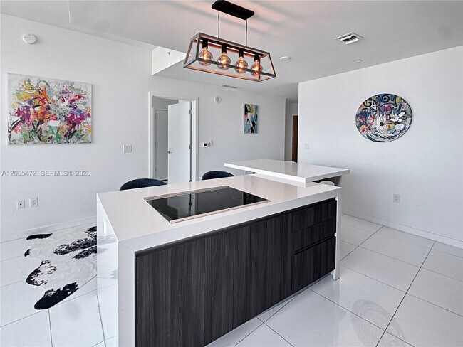 Building Photo - 851 NE 1st Ave