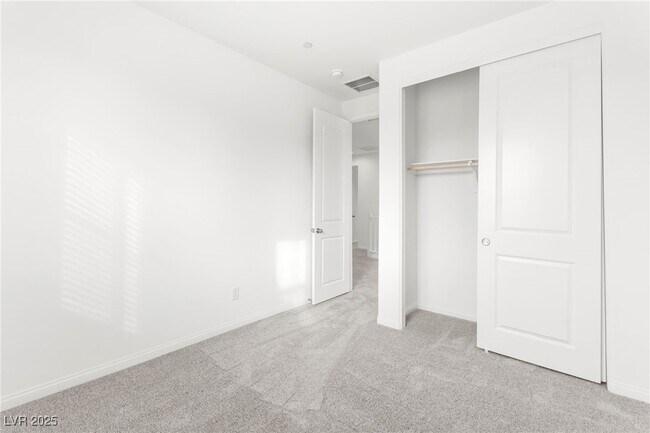 Building Photo - 10146 Glen Aulin St