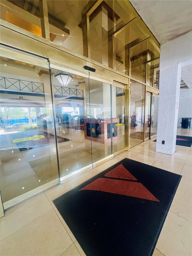 Building Photo - 555 NE 15th St