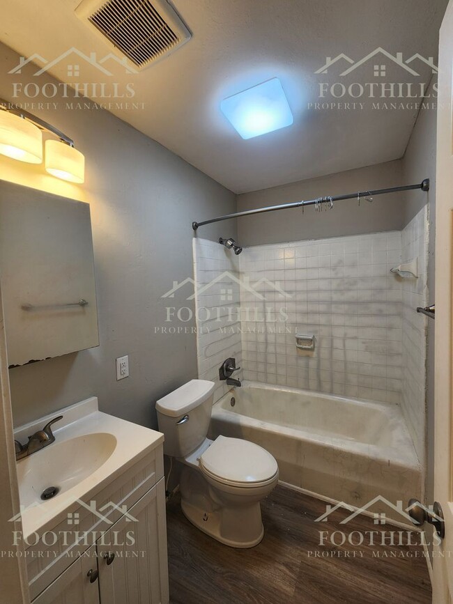 Building Photo - 202 Kennemore St