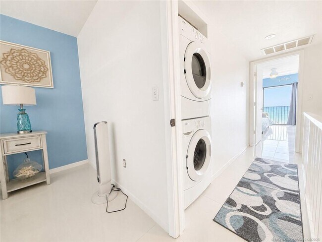 Building Photo - 11000 S Ocean Dr