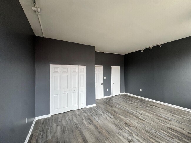 Building Photo - 914 N Fulton Ave