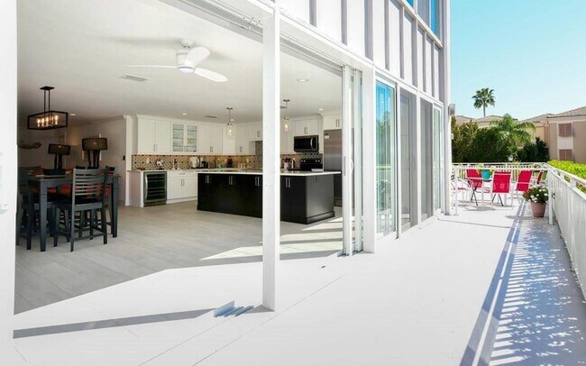 Building Photo - 1125 W Peppertree Dr