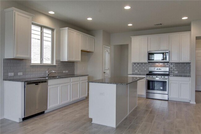 Building Photo - 11817 Eragon Dr