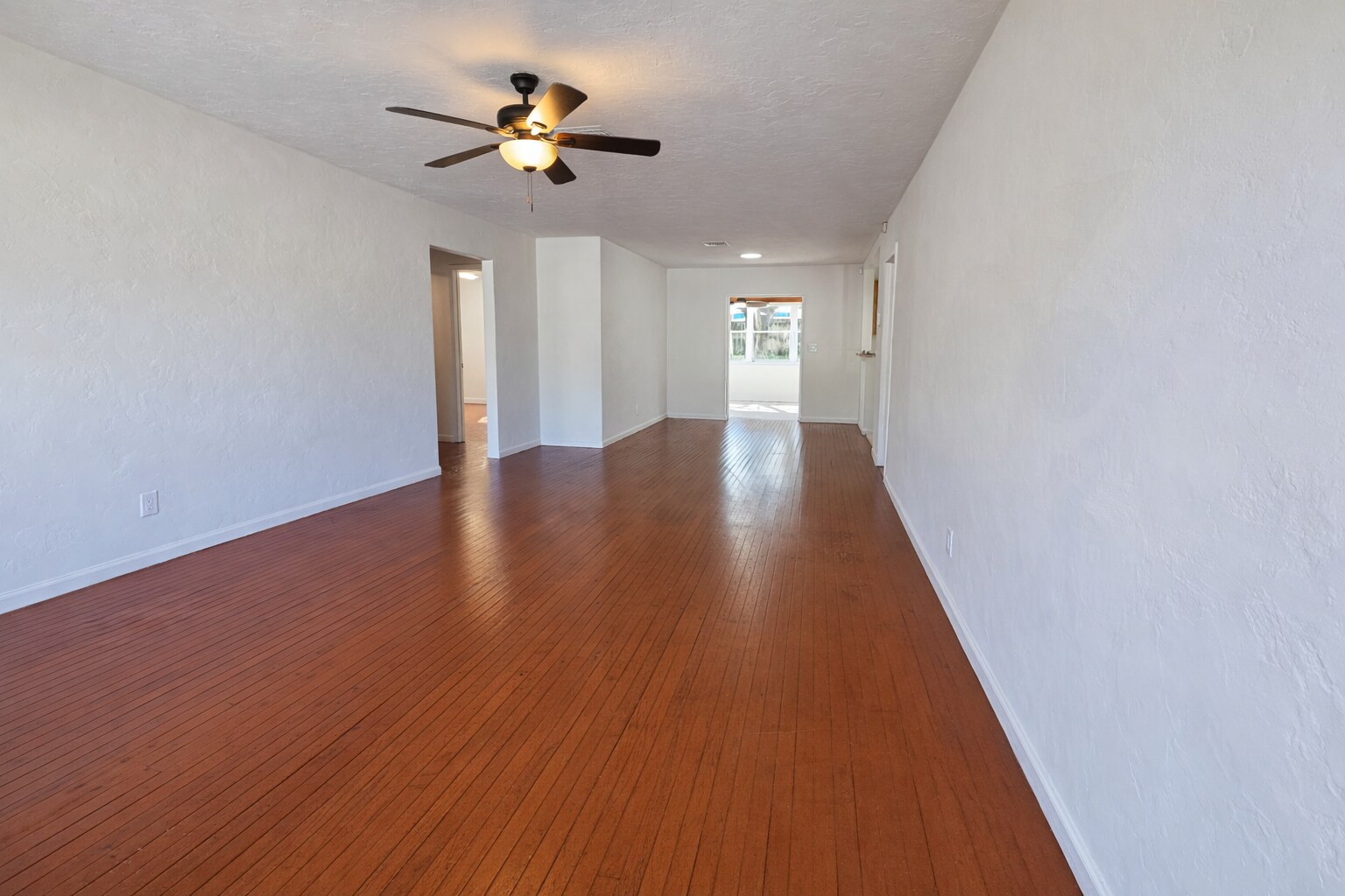 Building Photo - 811 N B St