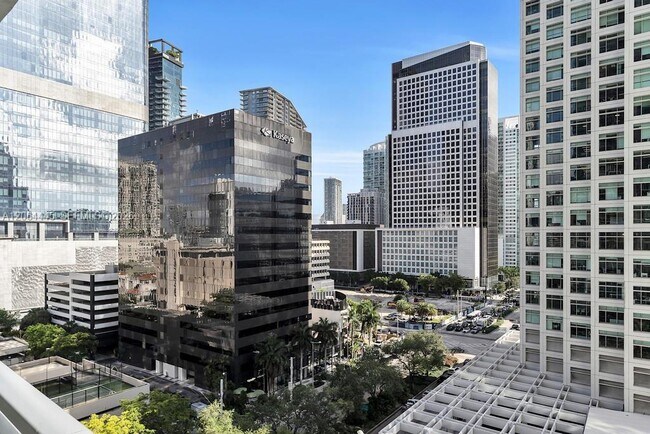 Building Photo - 951 Brickell Ave